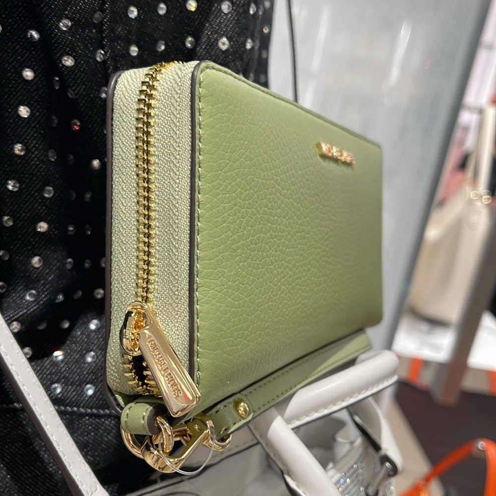 MICHAEL KORS
Leather Continental Wristlet Phone Case Wallet 
Light Sage
NWT - Picture 3 of 16